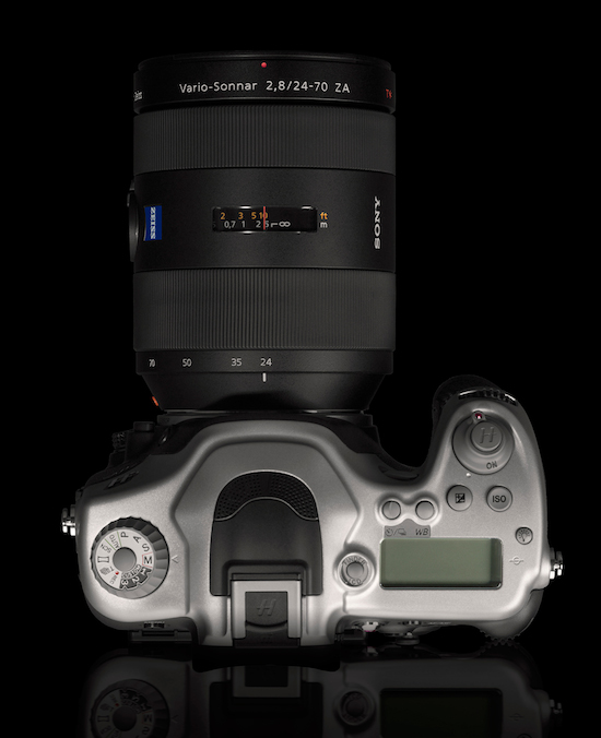 http://photowebexpo.ru/assets/images/NEWS/TECHNIC/HASSELBLAD/hv/hasselblad-hv-top2.jpg