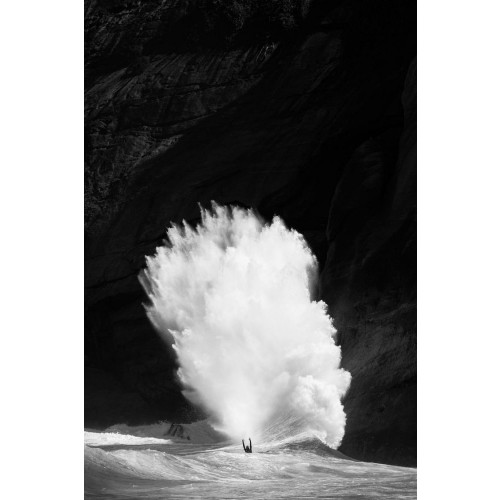 Luke Shadbolt (Австралия). Серфер Renan Faccini ловит волну у побережья Рио-де-Жанейро. Победитель в категории «Энергия». Red Bull Illume Image Quest 2016  