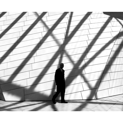 Пересечь линию. iPhone 6. Центр современного искусства Фондасьон Луи Виттон, Париж. 2015 © Jose Luis Barcia Fernandez