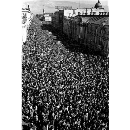 © Павел Маркин. Невский проспект, Ленинград, 9 Мая 1975 г.