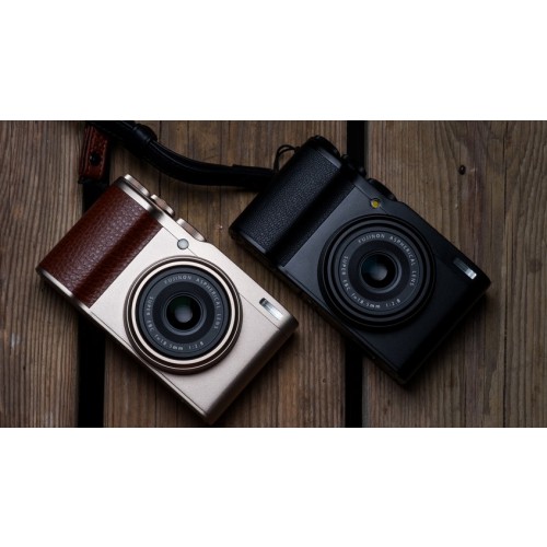 Компактные камеры Fujifilm XF10, Black и Gold