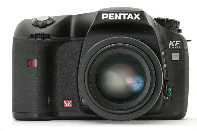 Pentax готовится анонсировать несколько зеркалок и компактную камеру с матрицей размерности APS-C 