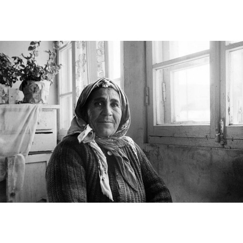 Портрет старушки в одной из деревень рядом с озером Севан (Армения, 1976 г.)