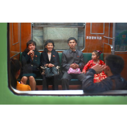 © Василий Шишкин «В вагоне метро» (Северная Корея)