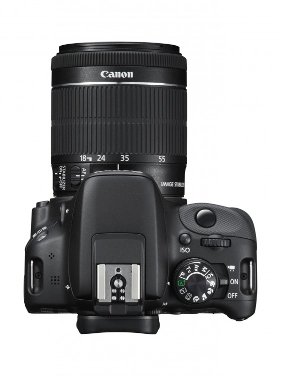 Canon EOS-100D c объективом EF-S 18–55 мм f/3,5–5,6 IS STM