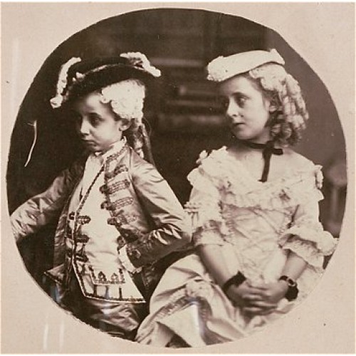 Oscar Rejlander ″Портрет мальчика и девочки в колониальном костюме″. Около 1860 г.