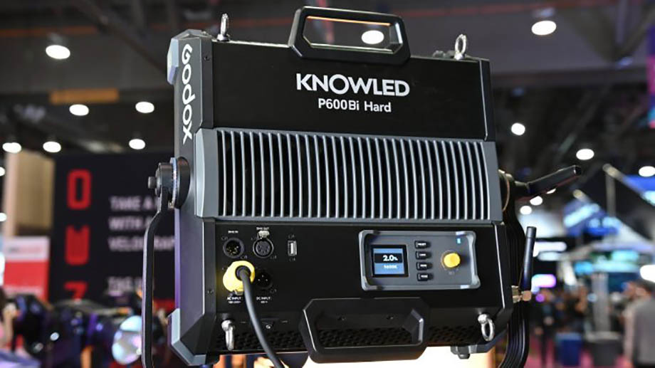 LED-панели Godox: мощные Knowled P600Bi и гибкие Knowled F