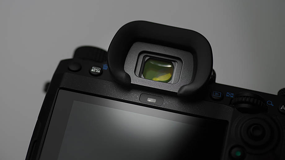 Новая зеркальная APS-C-камера Pentax K получит видоискатель с датчиком глаза 