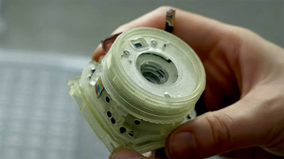 Новая пленочная камера Pentax получит встроенный объектив